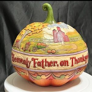 Jim Shore 4023440 Let Us Pray Thanksgiving Day Pumpkin W/Harvest Scene.